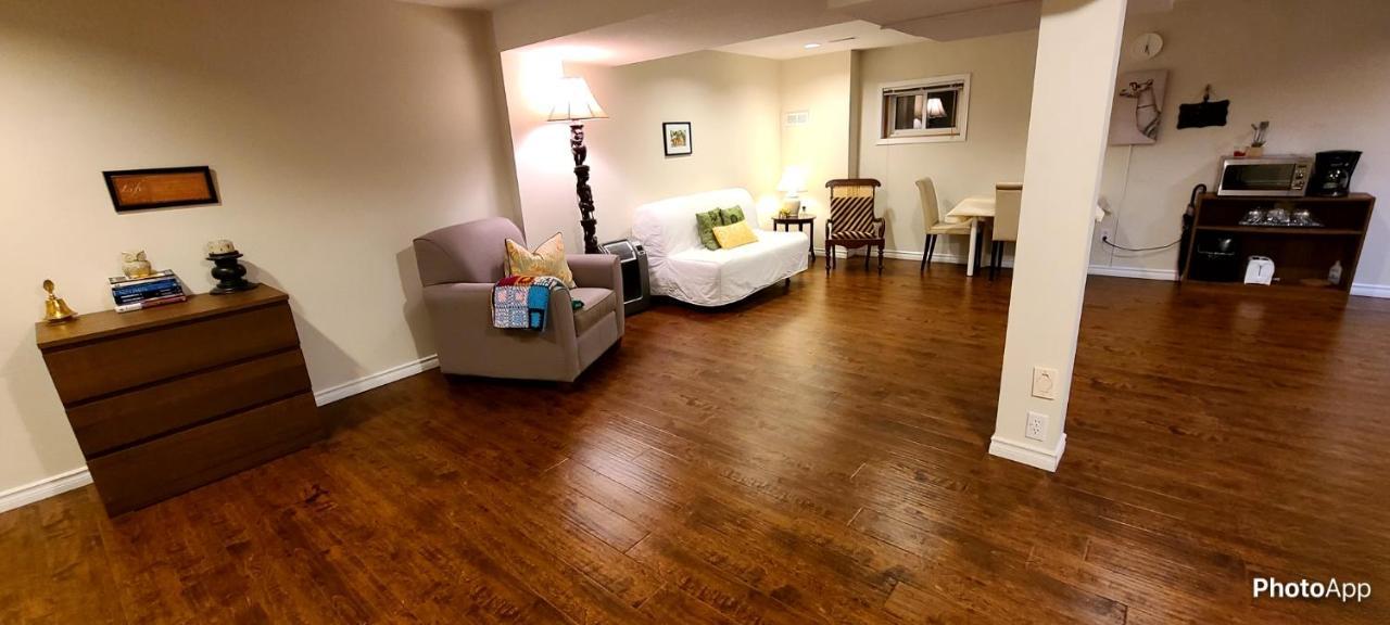 Spacious And Bright Unit With Natural Light. Pickering Exterior foto
